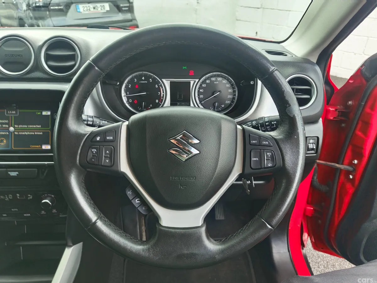 Suzuki Vitara SUV, Petrol, 2015, Red