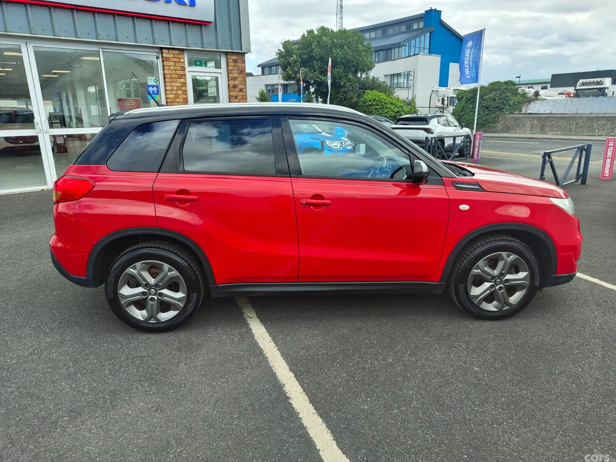 Suzuki Vitara SUV, Petrol, 2015, Red