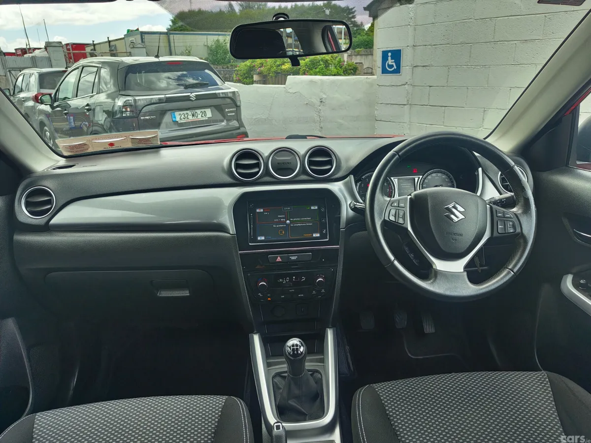 Suzuki Vitara SUV, Petrol, 2015, Red