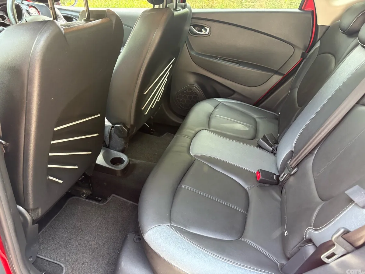 Renault Captur Hatchback, Diesel, 2017, Red
