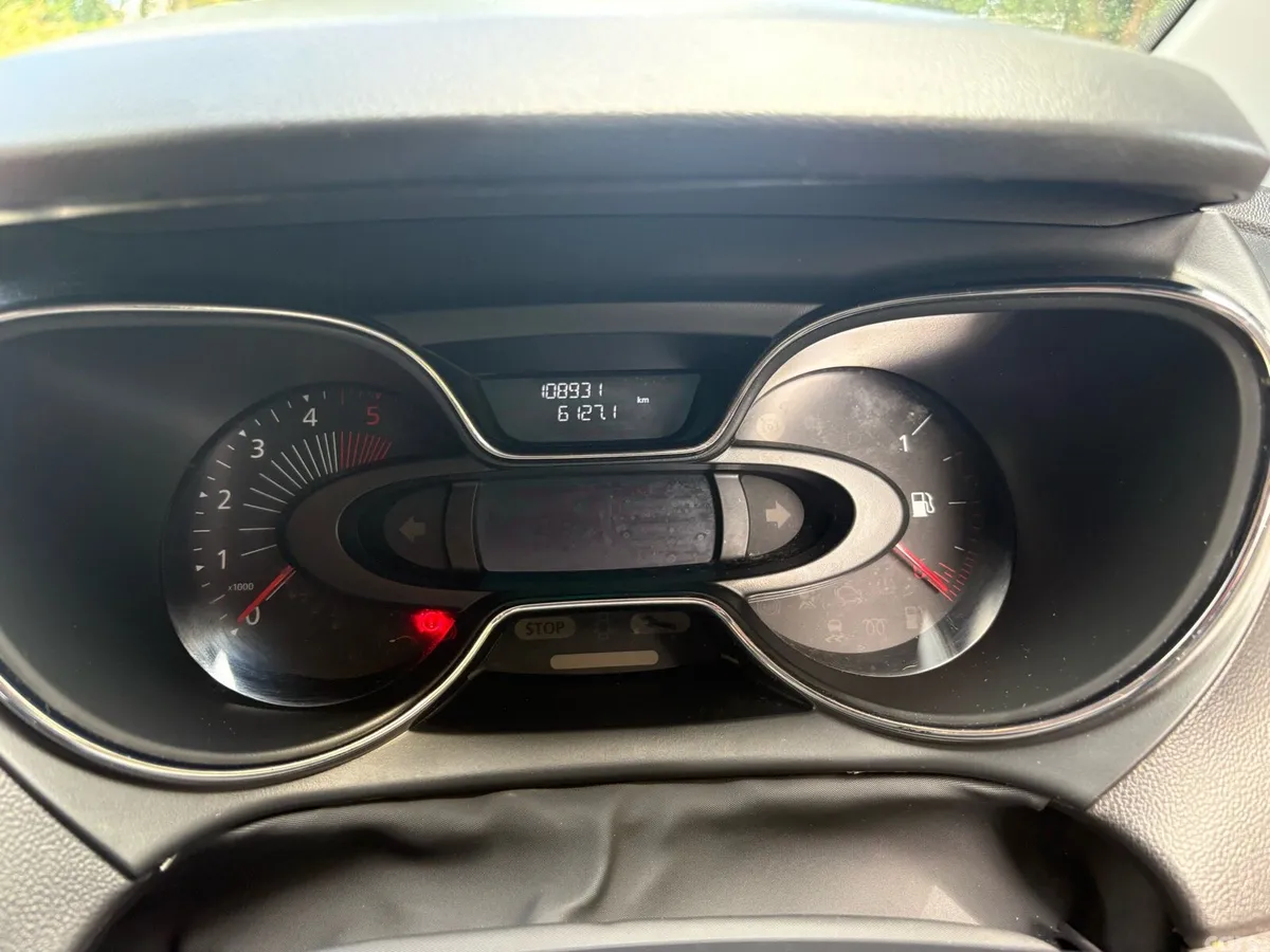 Renault Captur Hatchback, Diesel, 2017, Red