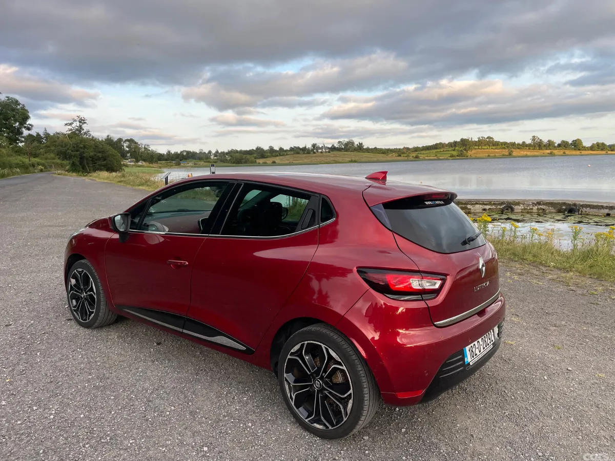 Renault Clio Hatchback, Petrol, 2018, Red