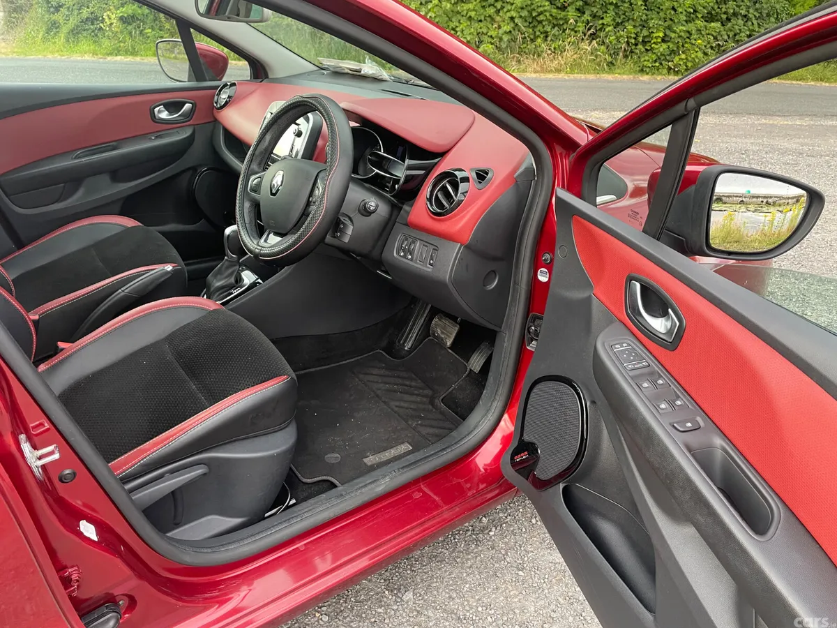 Renault Clio Hatchback, Petrol, 2018, Red
