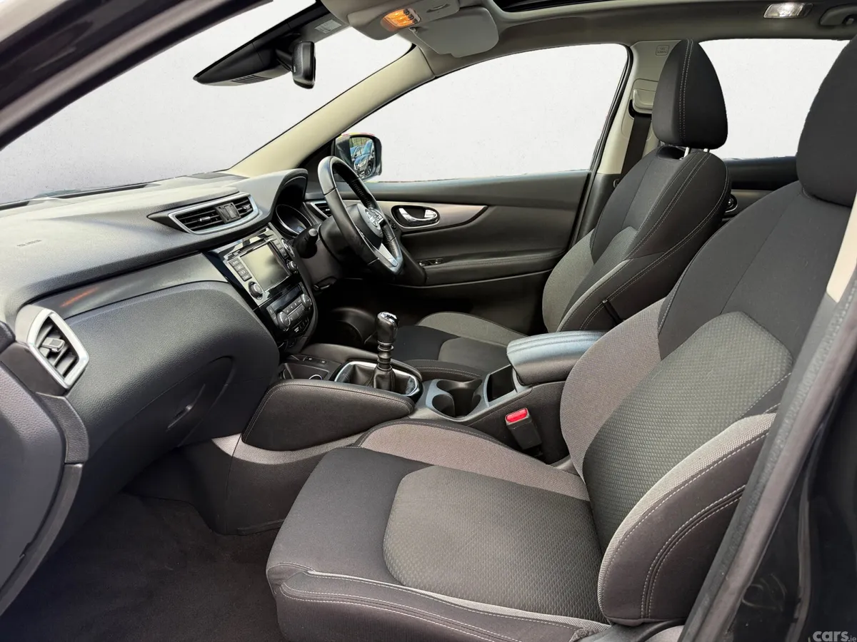 Nissan Qashqai SUV, Diesel, 2019, Black