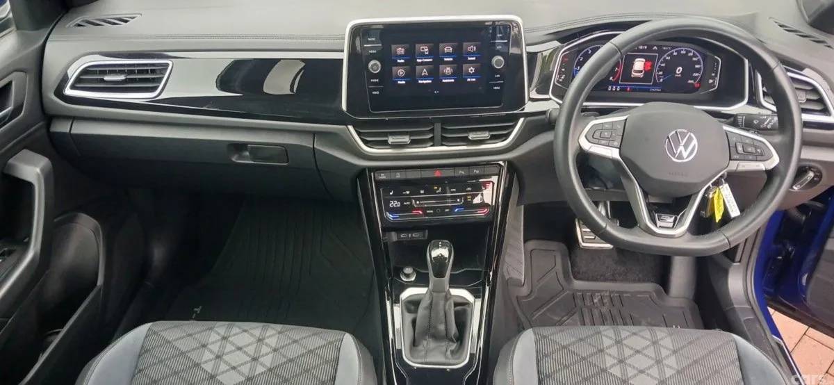 Volkswagen T-Roc SUV, Petrol, 2024, Blue