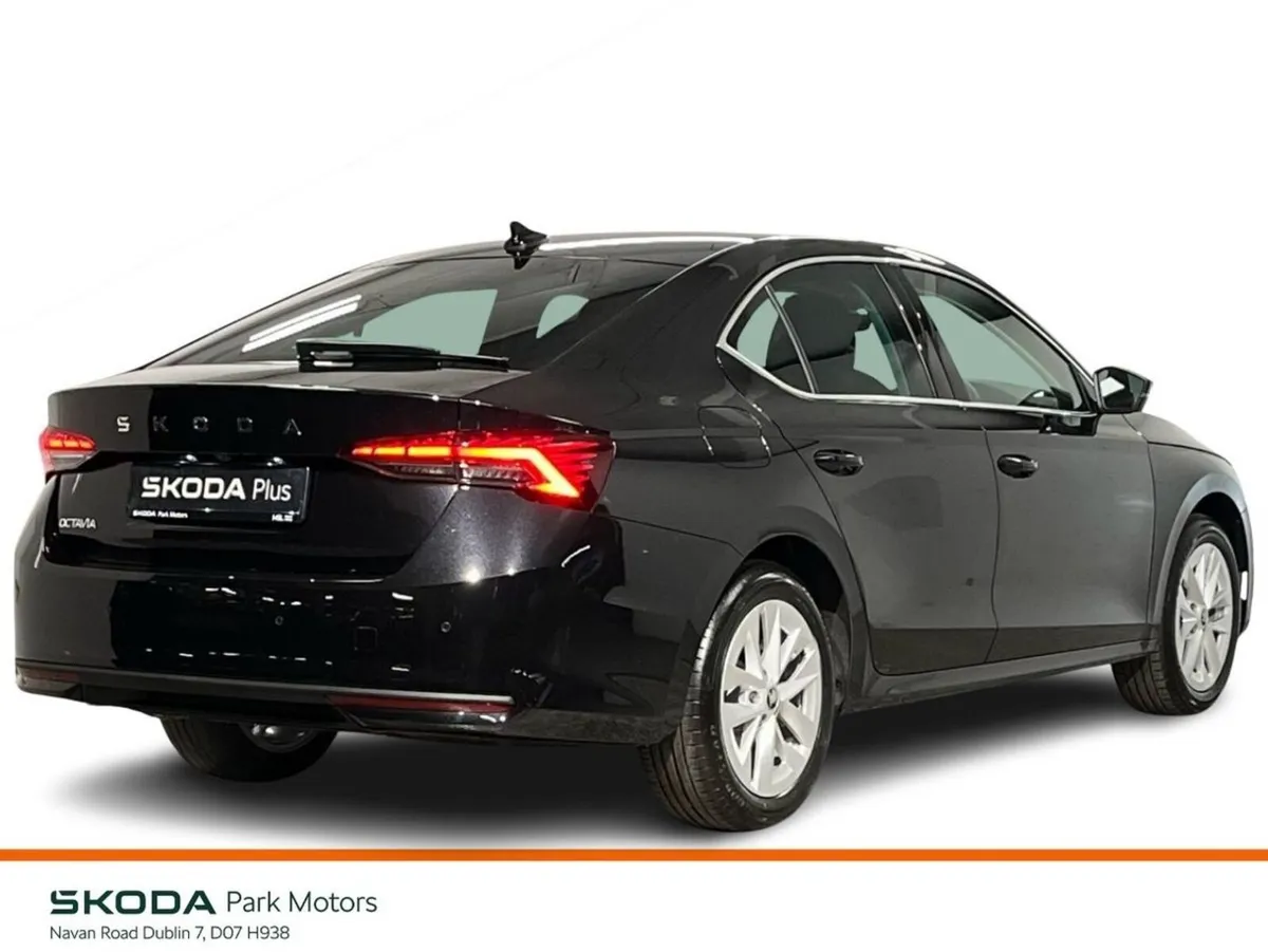 Skoda Octavia Saloon, Petrol, 2026, Black