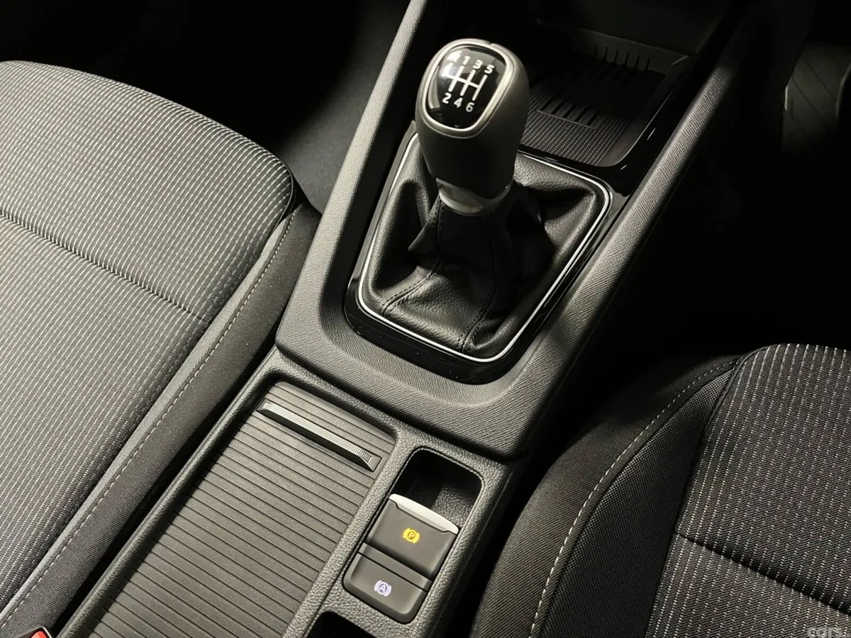 Skoda Octavia Saloon, Petrol, 2026, Black