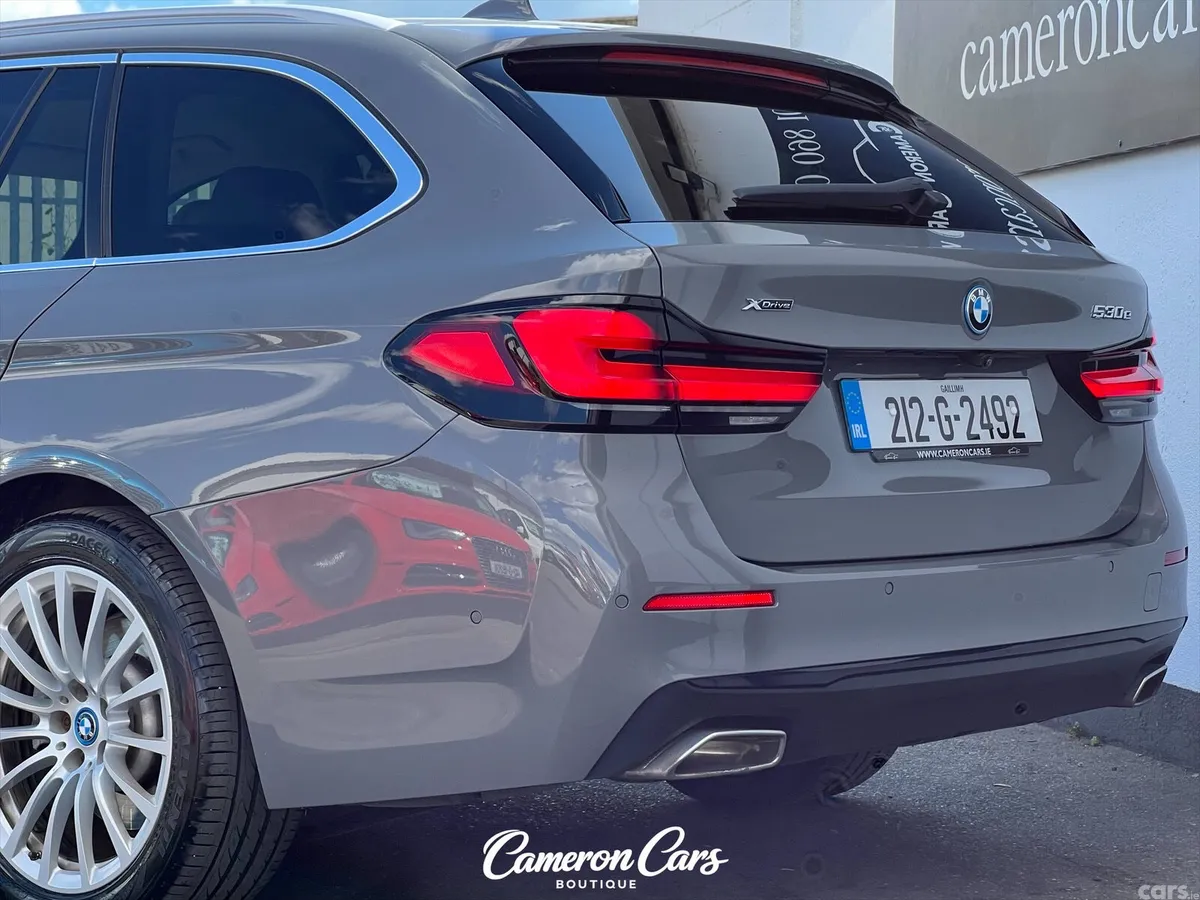 BMW 5-Series Estate, Petrol Plug-in Hybrid, 2021, Grey