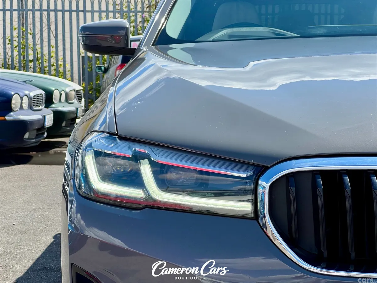 BMW 5-Series Estate, Petrol Plug-in Hybrid, 2021, Grey