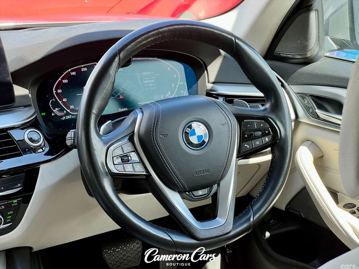 BMW 5-Series Estate, Petrol Plug-in Hybrid, 2021, Grey