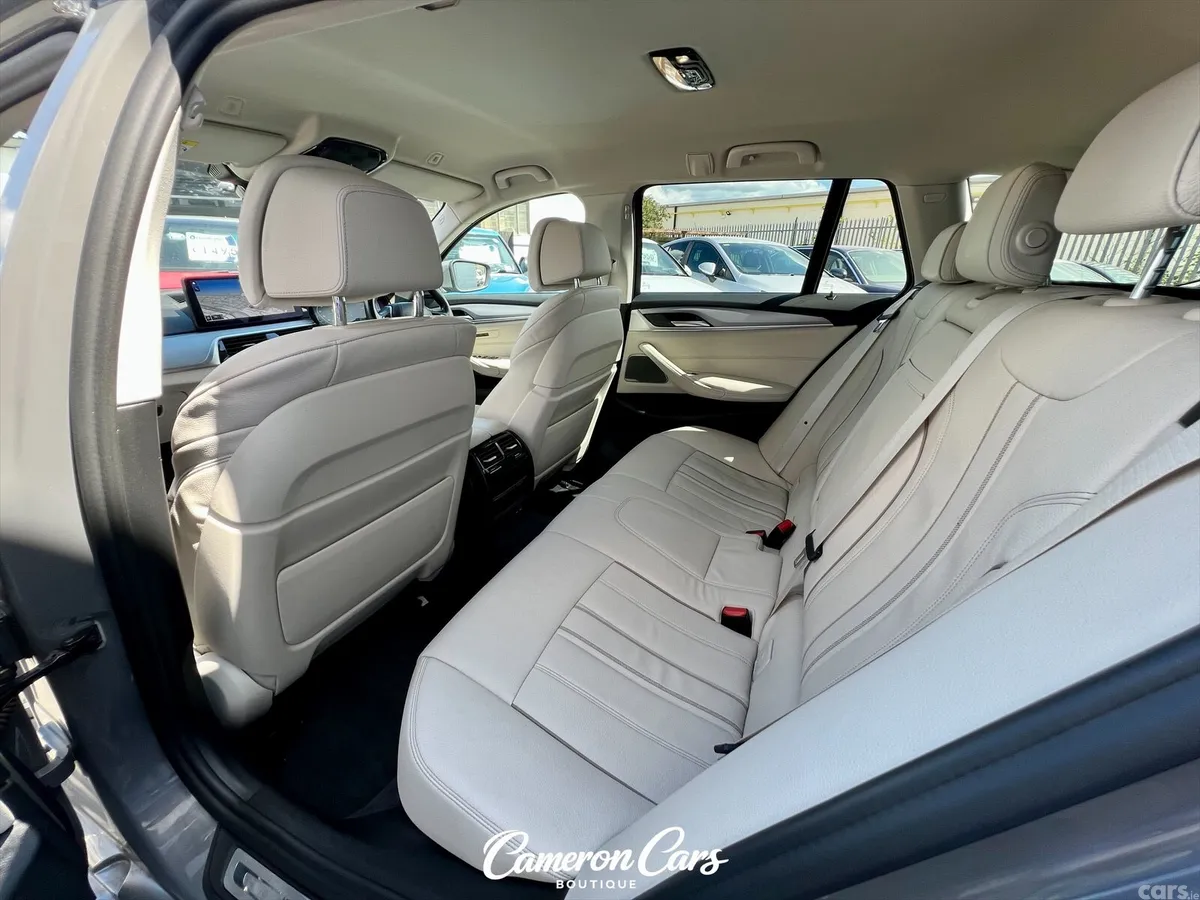 BMW 5-Series Estate, Petrol Plug-in Hybrid, 2021, Grey