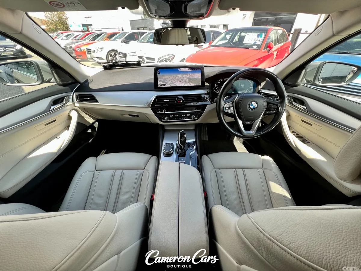 BMW 5-Series Estate, Petrol Plug-in Hybrid, 2021, Grey