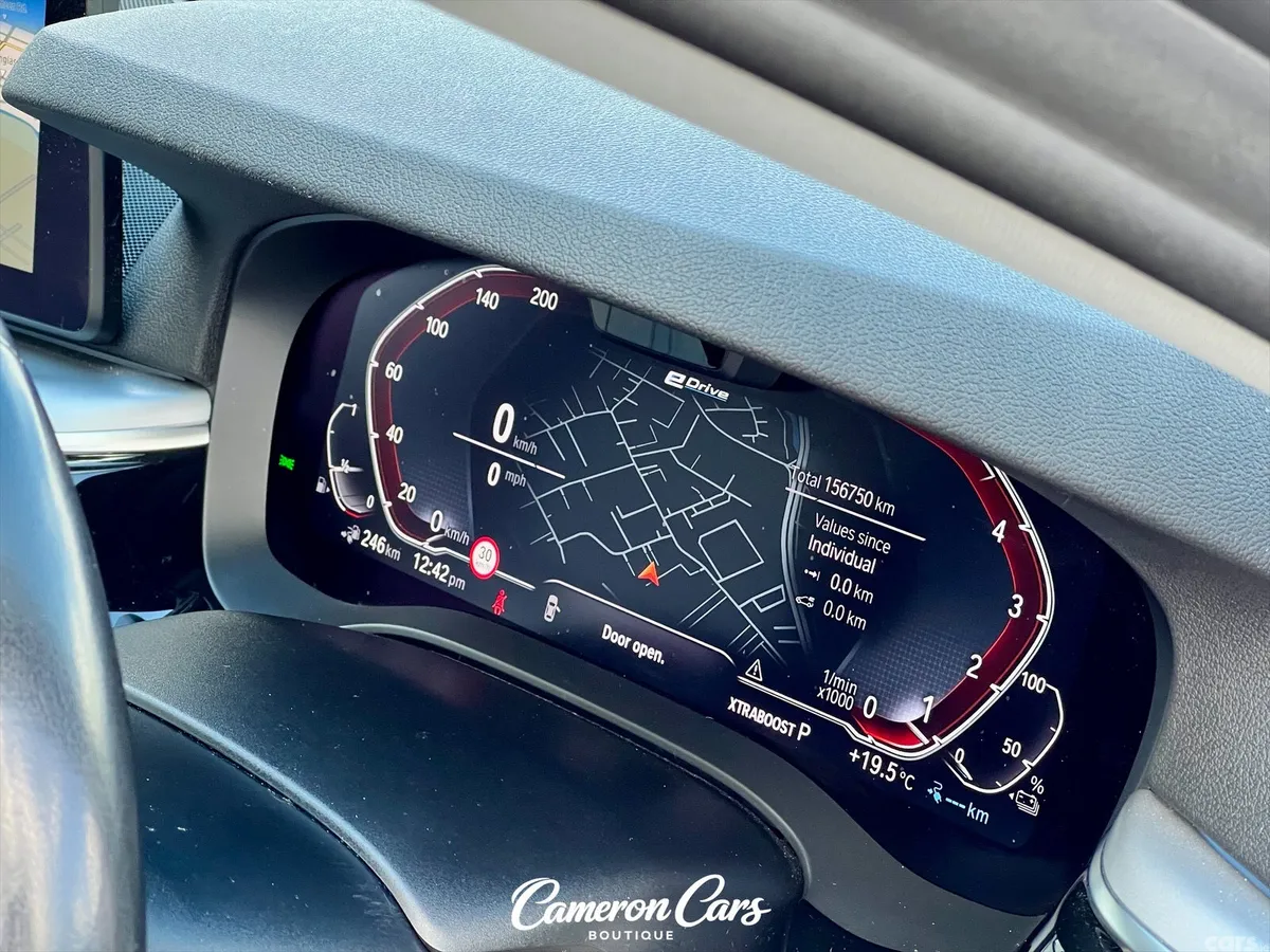 BMW 5-Series Estate, Petrol Plug-in Hybrid, 2021, Grey