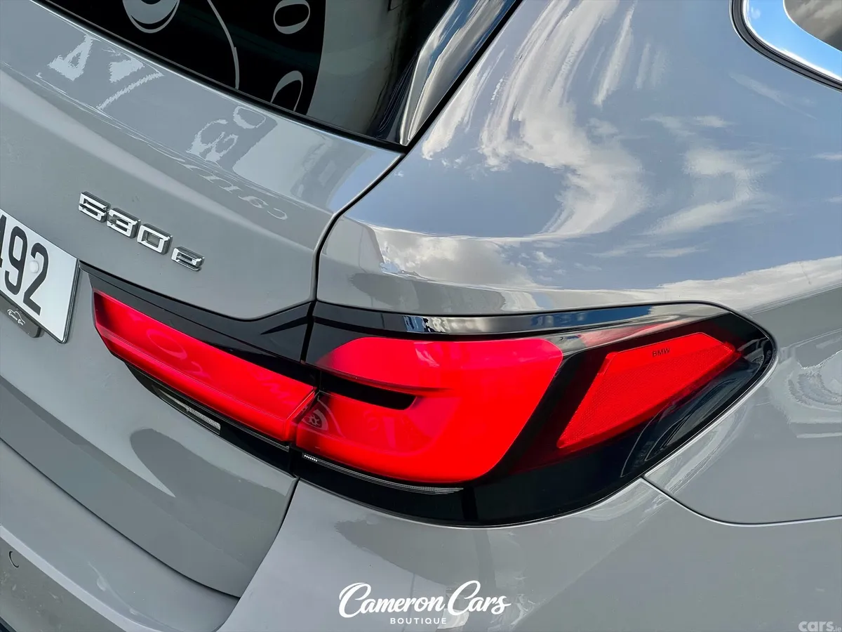 BMW 5-Series Estate, Petrol Plug-in Hybrid, 2021, Grey