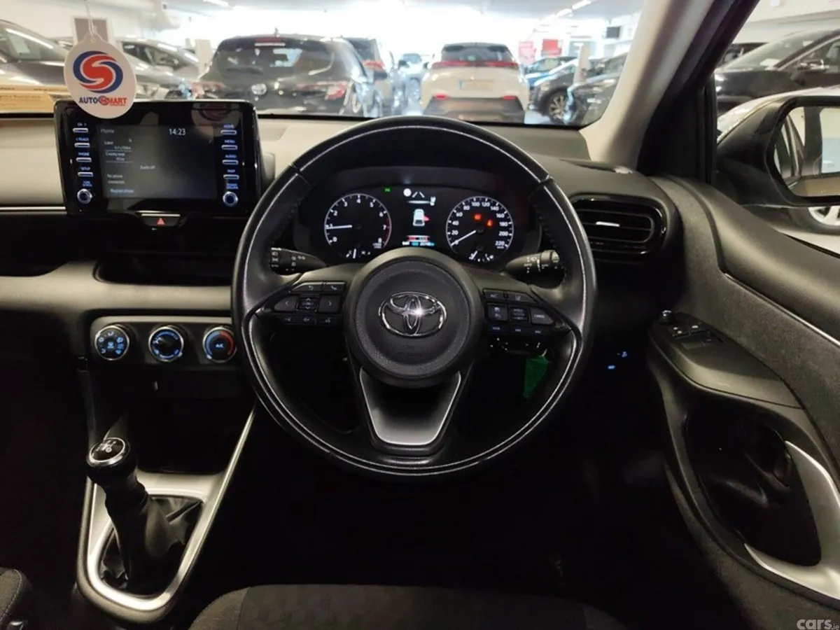 Toyota Yaris Hatchback, Petrol, 2021, Bronze