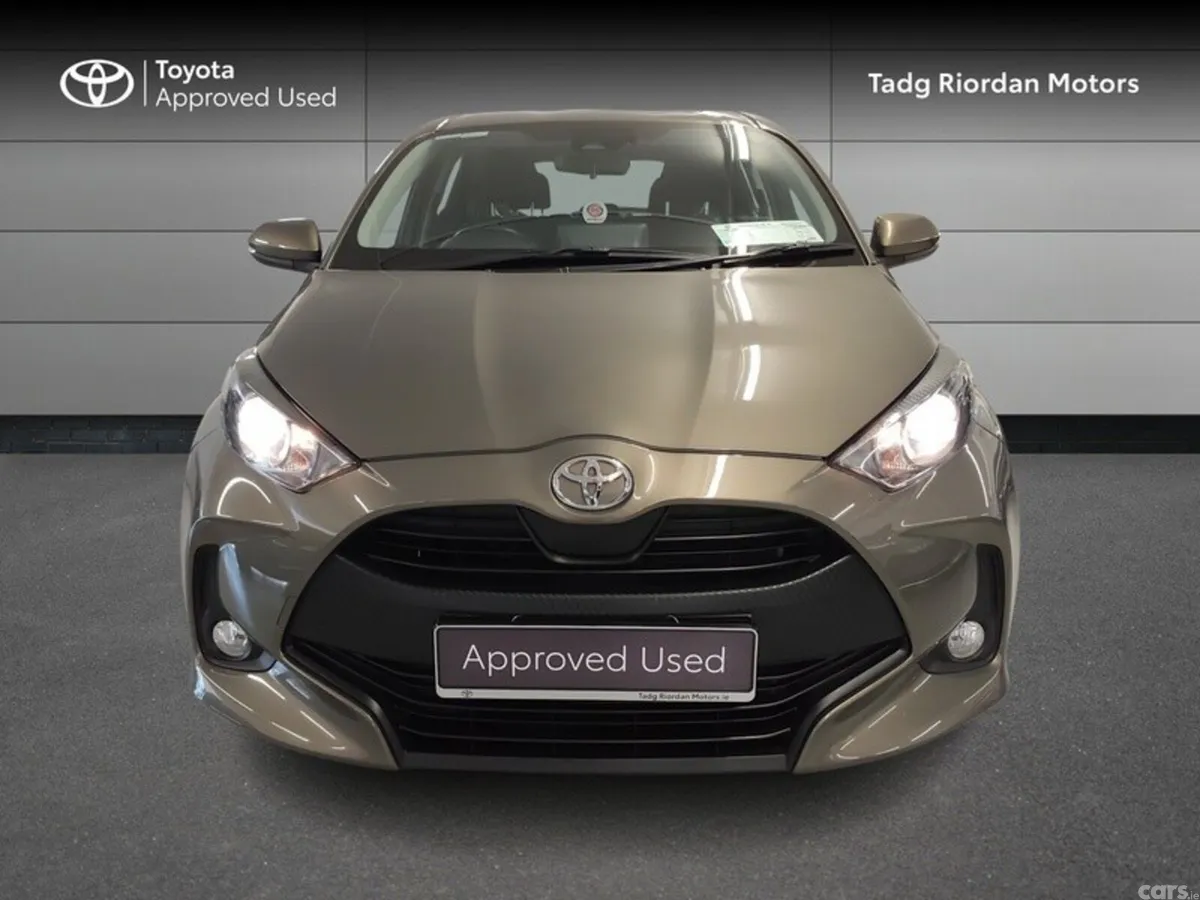 Toyota Yaris Hatchback, Petrol, 2021, Bronze