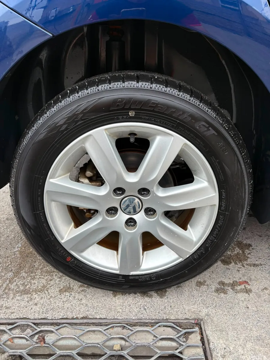 Volkswagen Polo Hatchback, Petrol, 2013, Blue