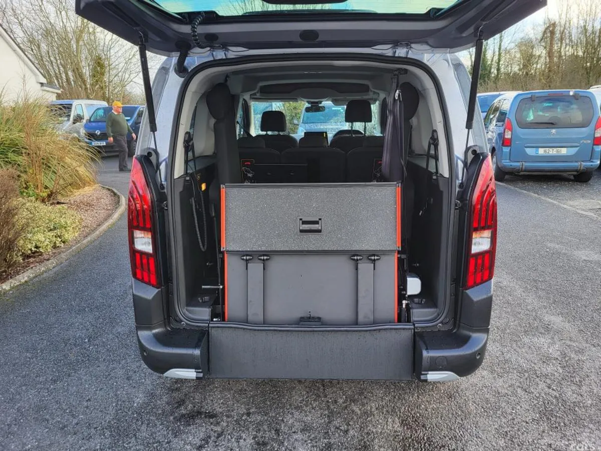 Peugeot Rifter MPV, Diesel, 2024, Grey
