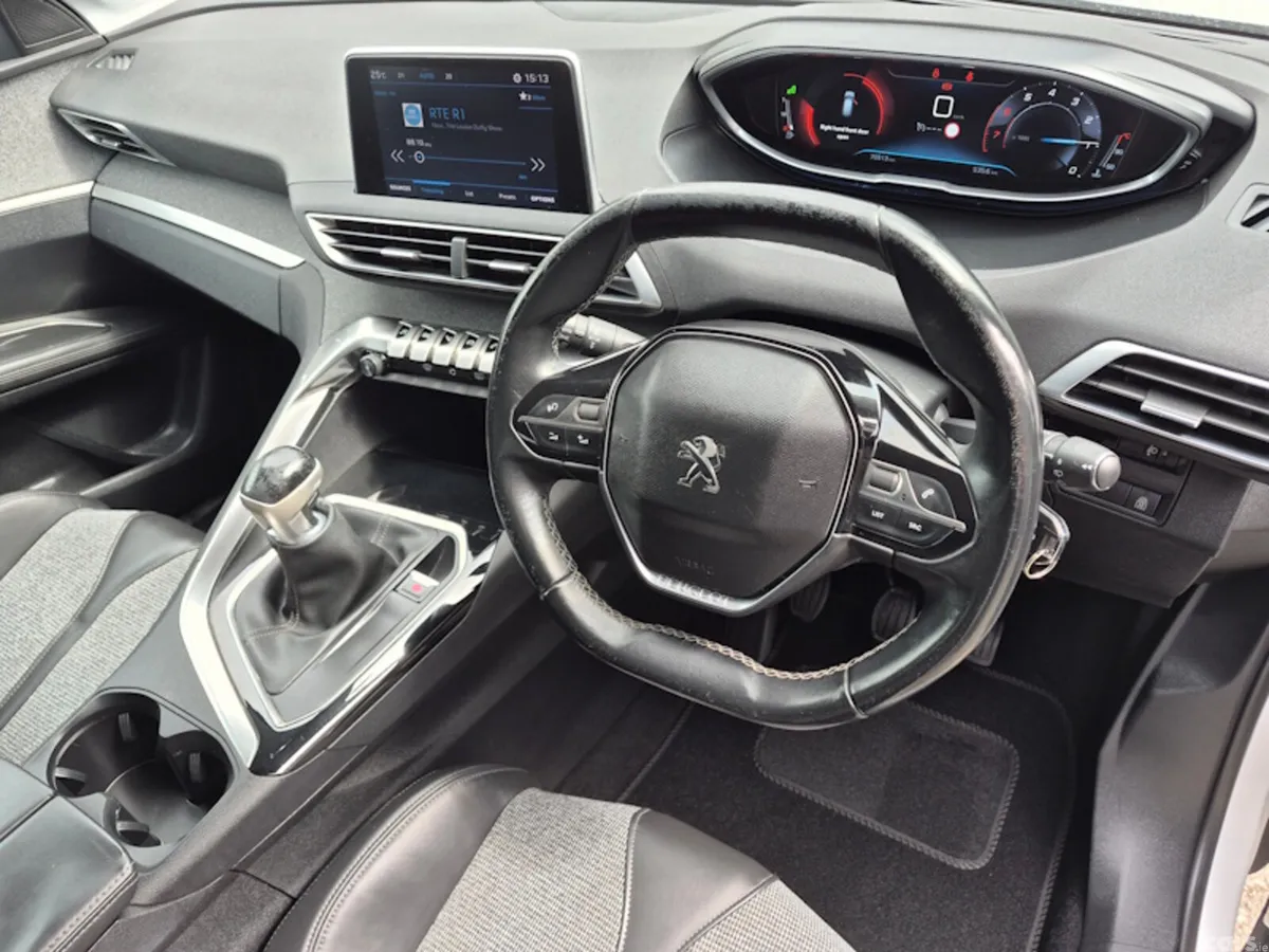 Peugeot 3008 MPV, Petrol, 2018, White