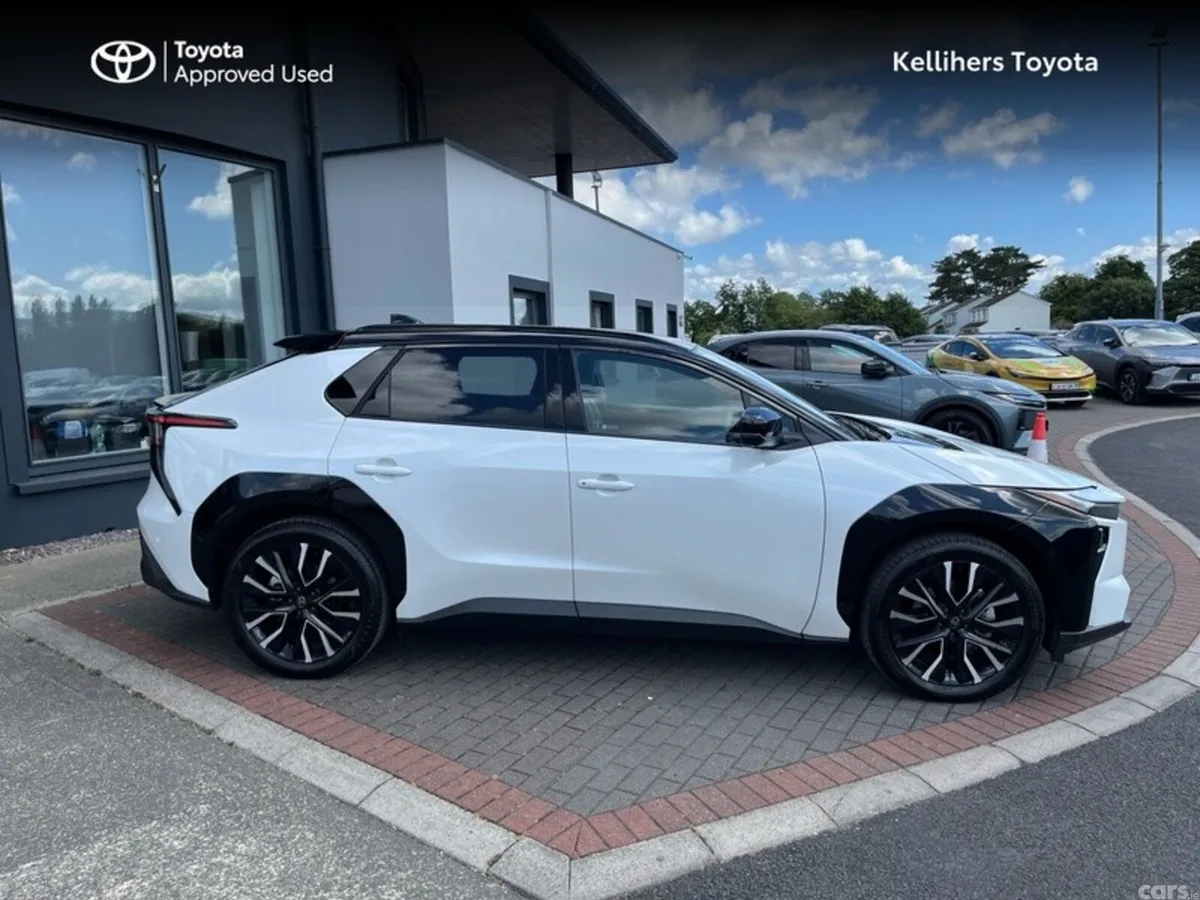Toyota bZ4X Estate, Electric, 2026, White