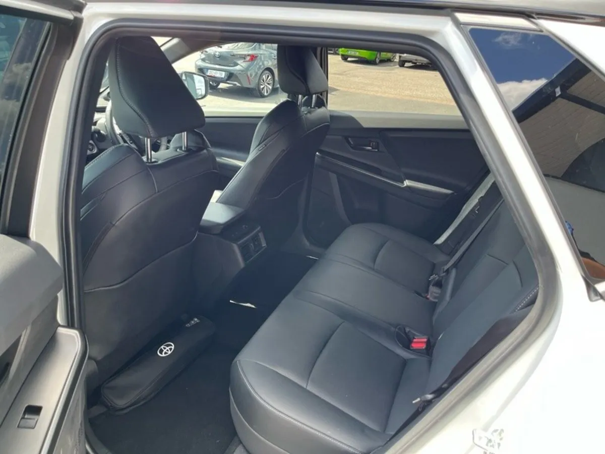 Toyota bZ4X Estate, Electric, 2026, White