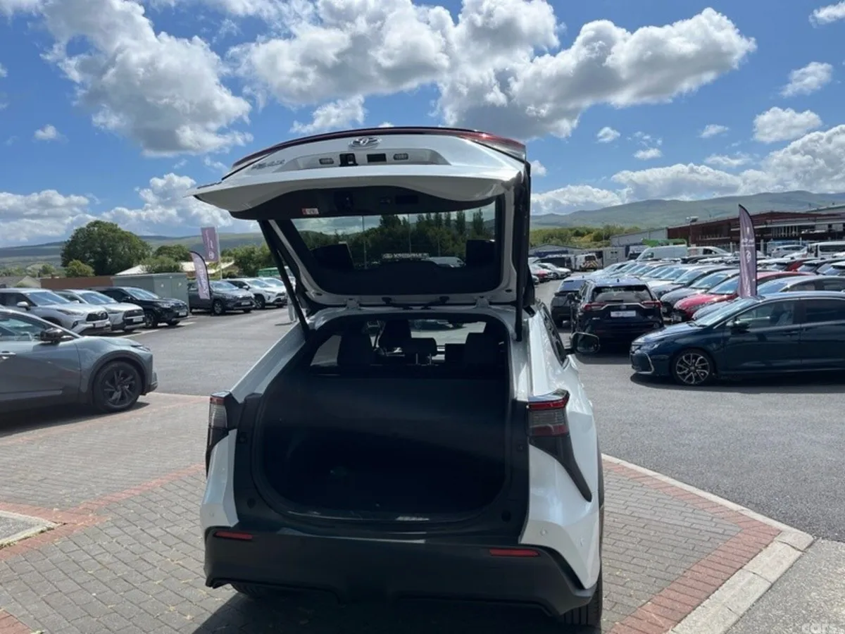 Toyota bZ4X Estate, Electric, 2026, White