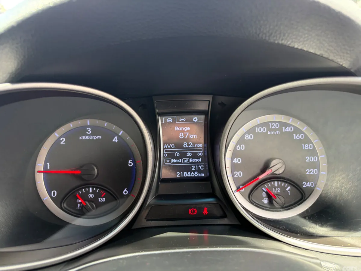 Hyundai Santa Fe SUV, Diesel, 2015, Red