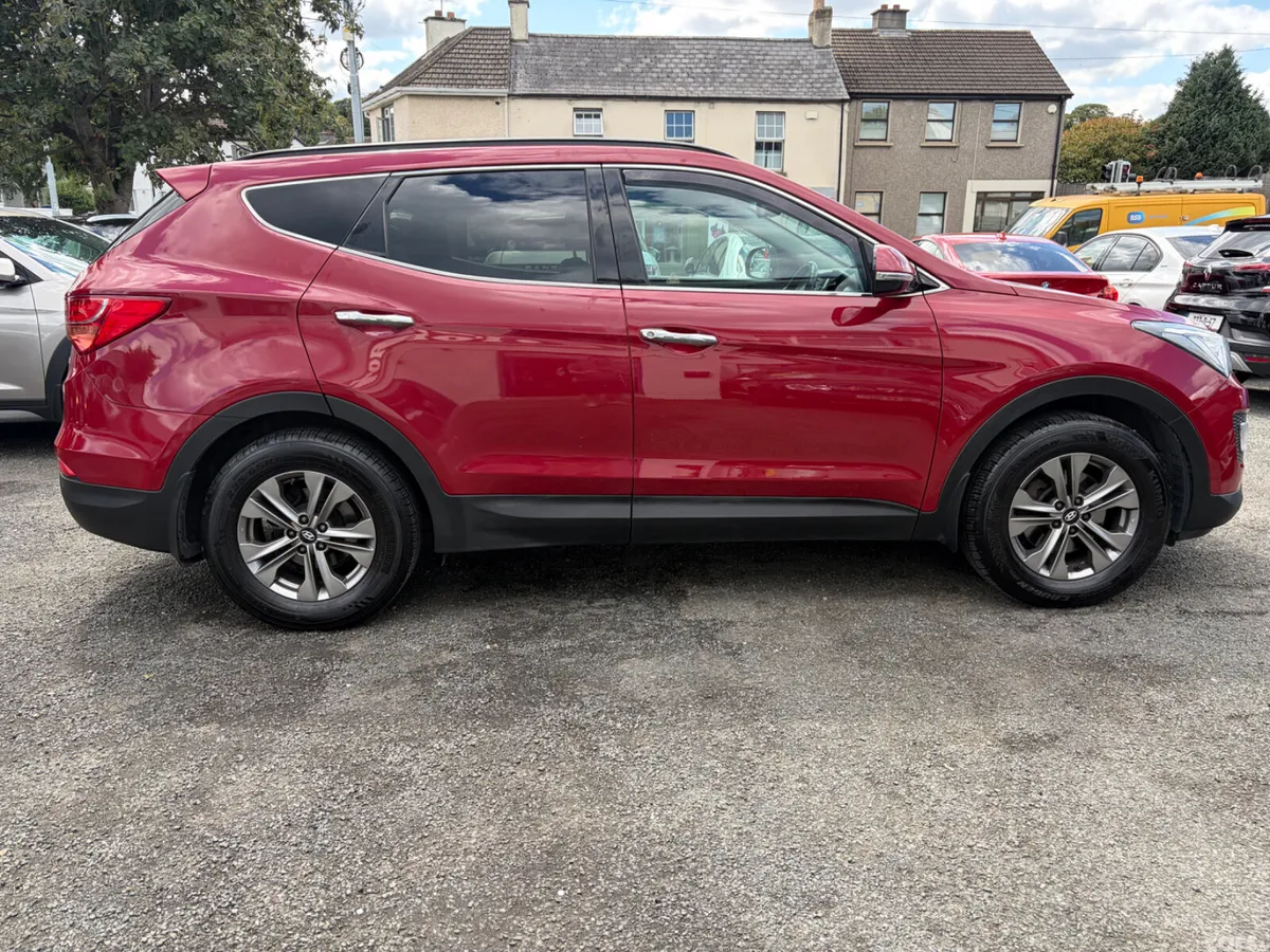 Hyundai Santa Fe SUV, Diesel, 2015, Red