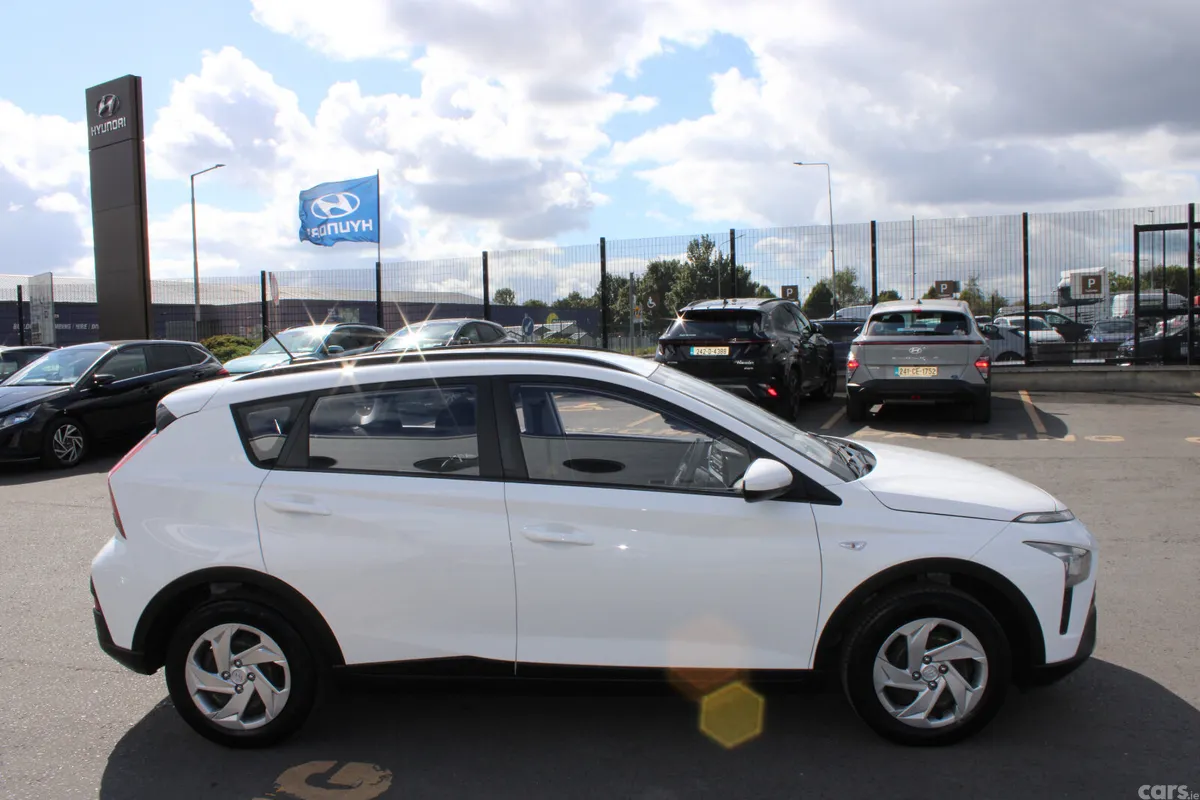 Hyundai Bayon Estate/Jeep, Petrol, 2024, White