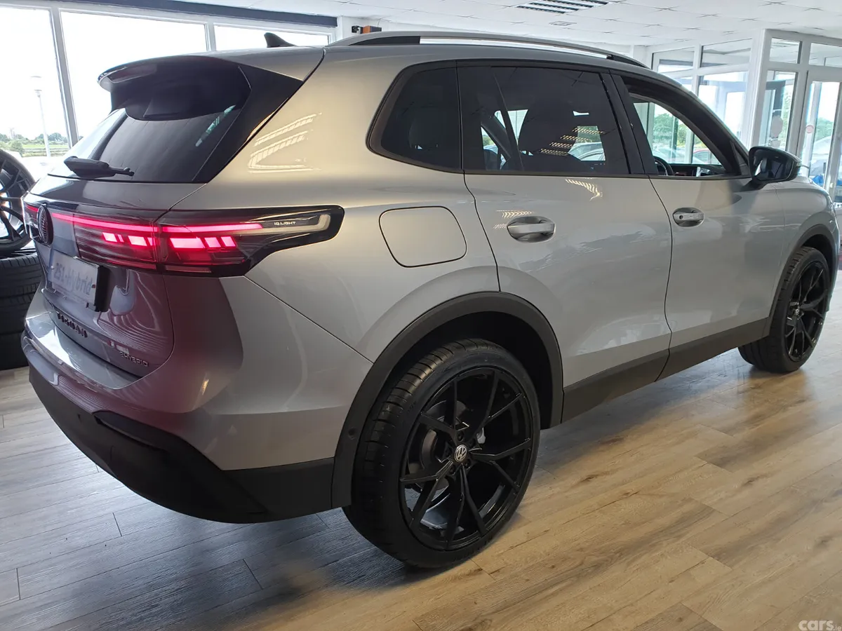 Volkswagen Tiguan SUV, Petrol Hybrid, 2025, Silver
