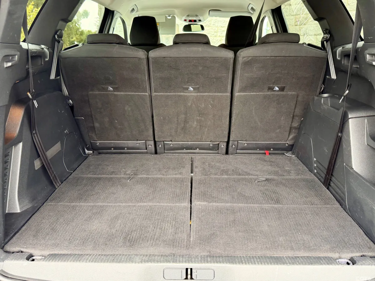 Peugeot 5008 MPV, Diesel, 2021, Grey