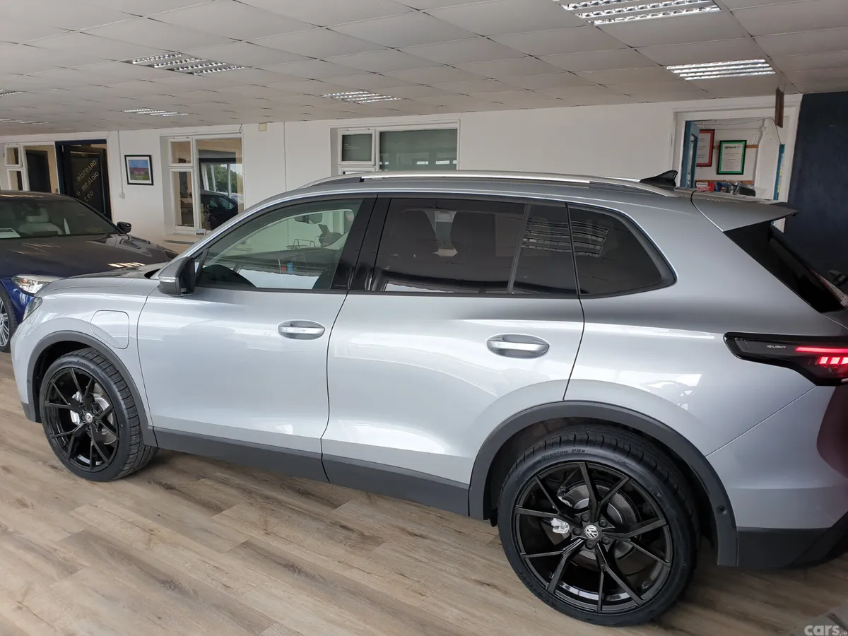 Volkswagen Tiguan SUV, Petrol Hybrid, 2025, Silver