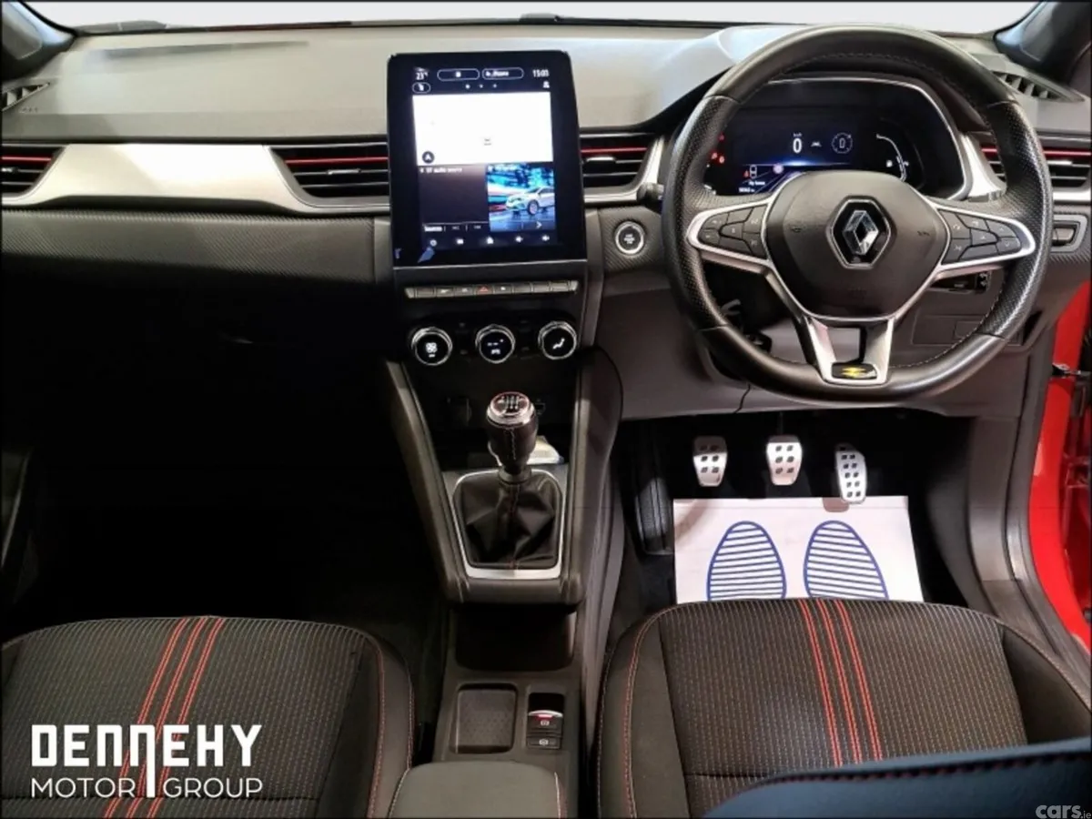 Renault Captur Hatchback, Petrol, 2022, Red