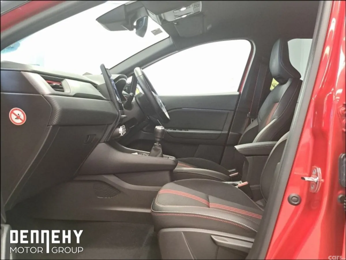 Renault Captur Hatchback, Petrol, 2022, Red