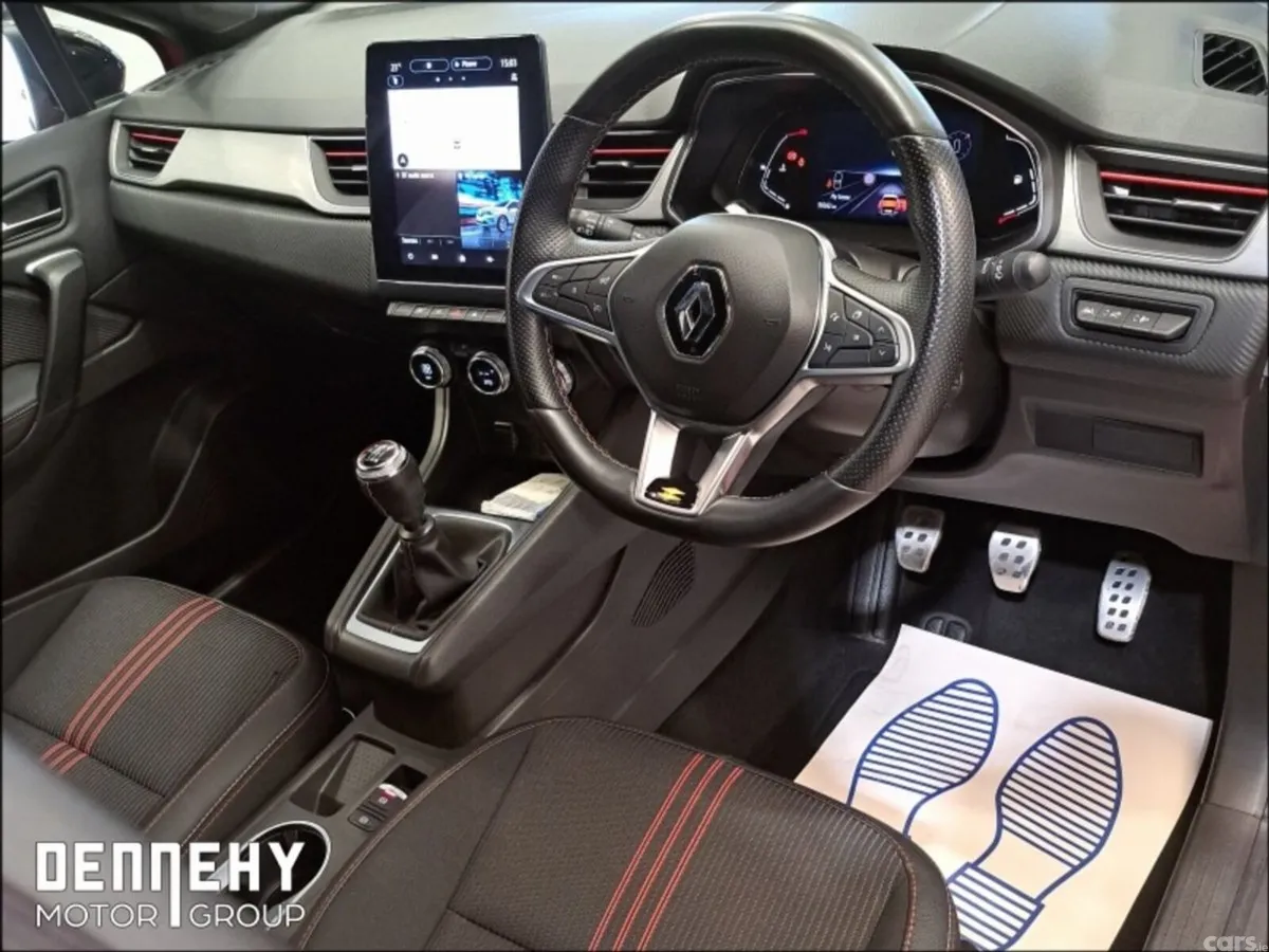 Renault Captur Hatchback, Petrol, 2022, Red