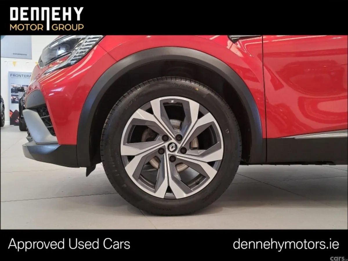 Renault Captur Hatchback, Petrol, 2022, Red