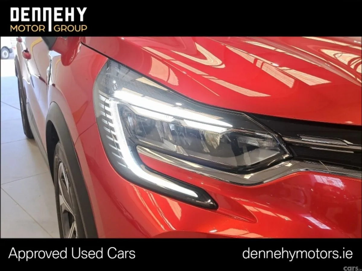 Renault Captur Hatchback, Petrol, 2022, Red