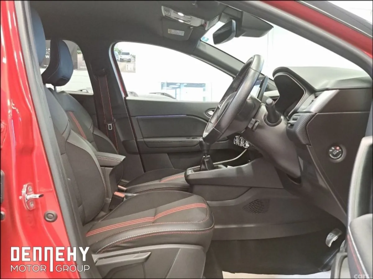Renault Captur Hatchback, Petrol, 2022, Red