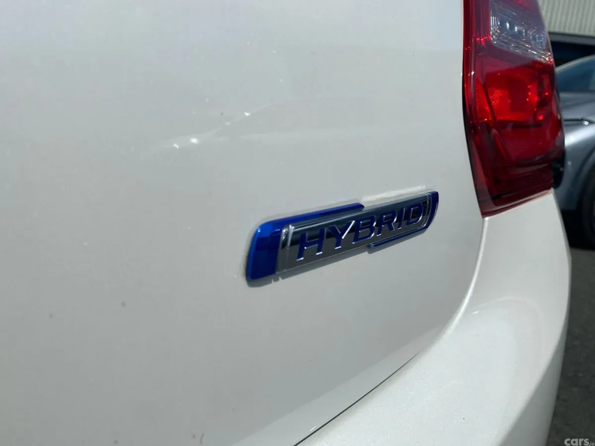 Suzuki Swift Hatchback, Petrol, 2024, White