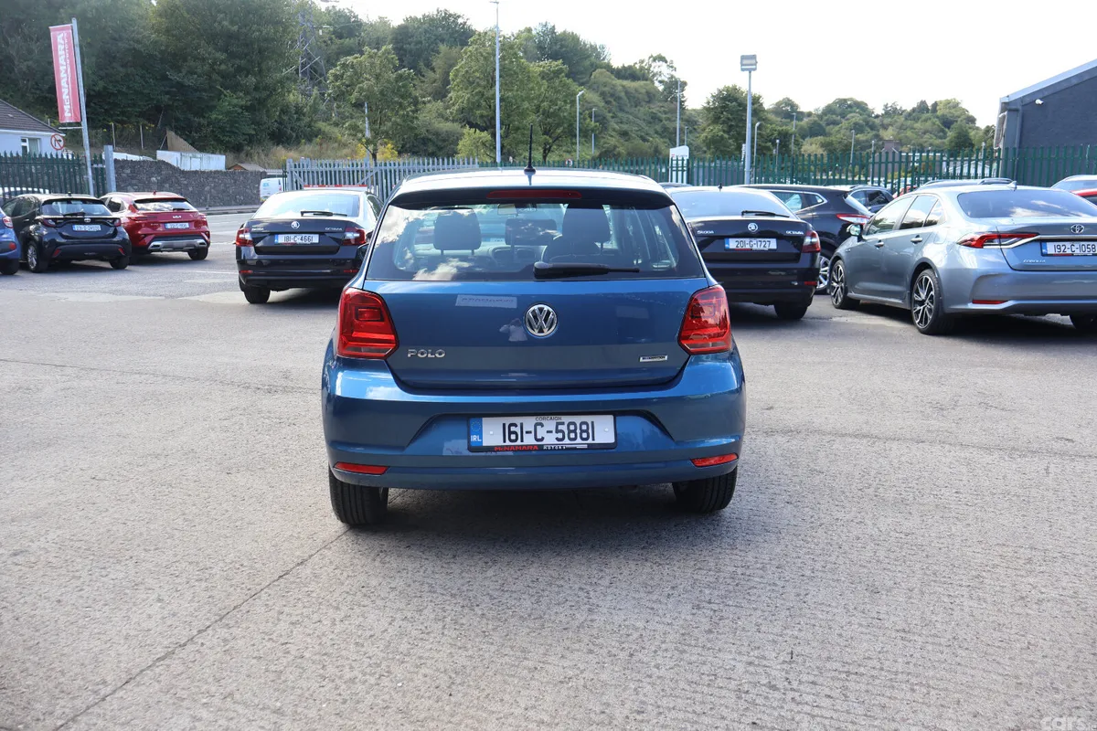 Volkswagen Polo Hatchback, Petrol, 2016, Blue