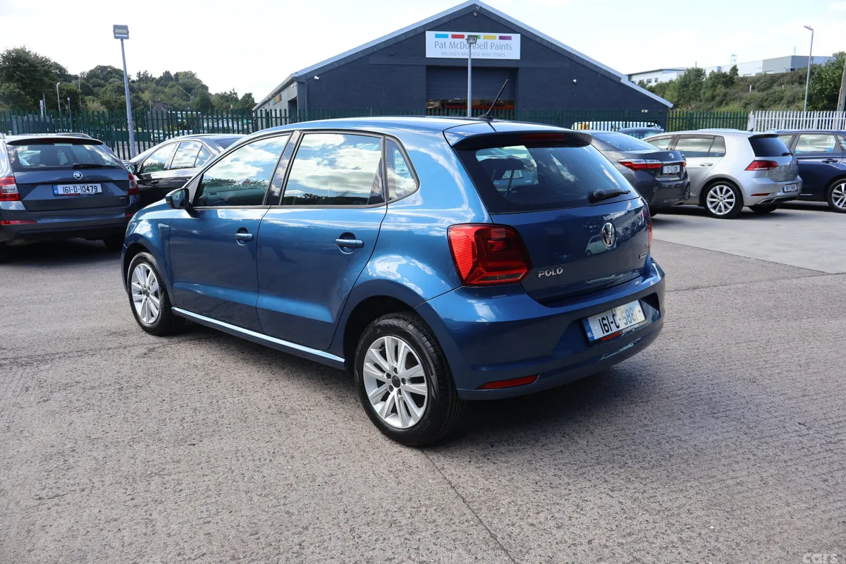 Volkswagen Polo Hatchback, Petrol, 2016, Blue