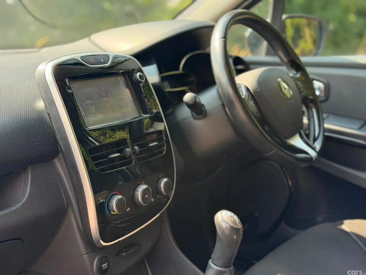 Renault Clio Hatchback, Diesel, 2016, White