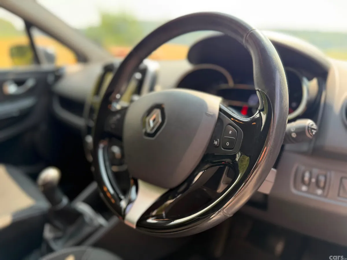Renault Clio Hatchback, Diesel, 2016, White
