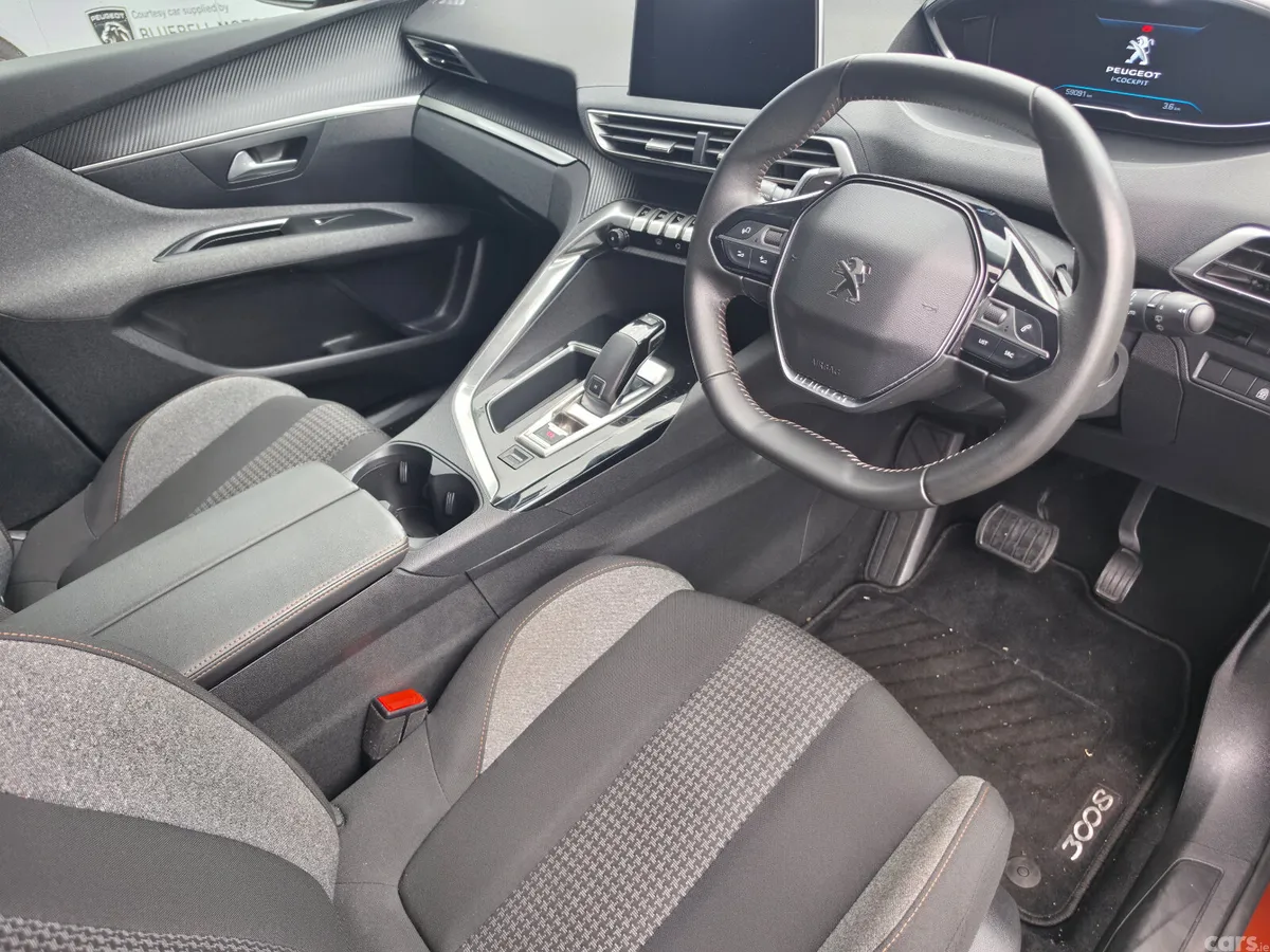 Peugeot 3008 MPV, Diesel, 2020, Brown