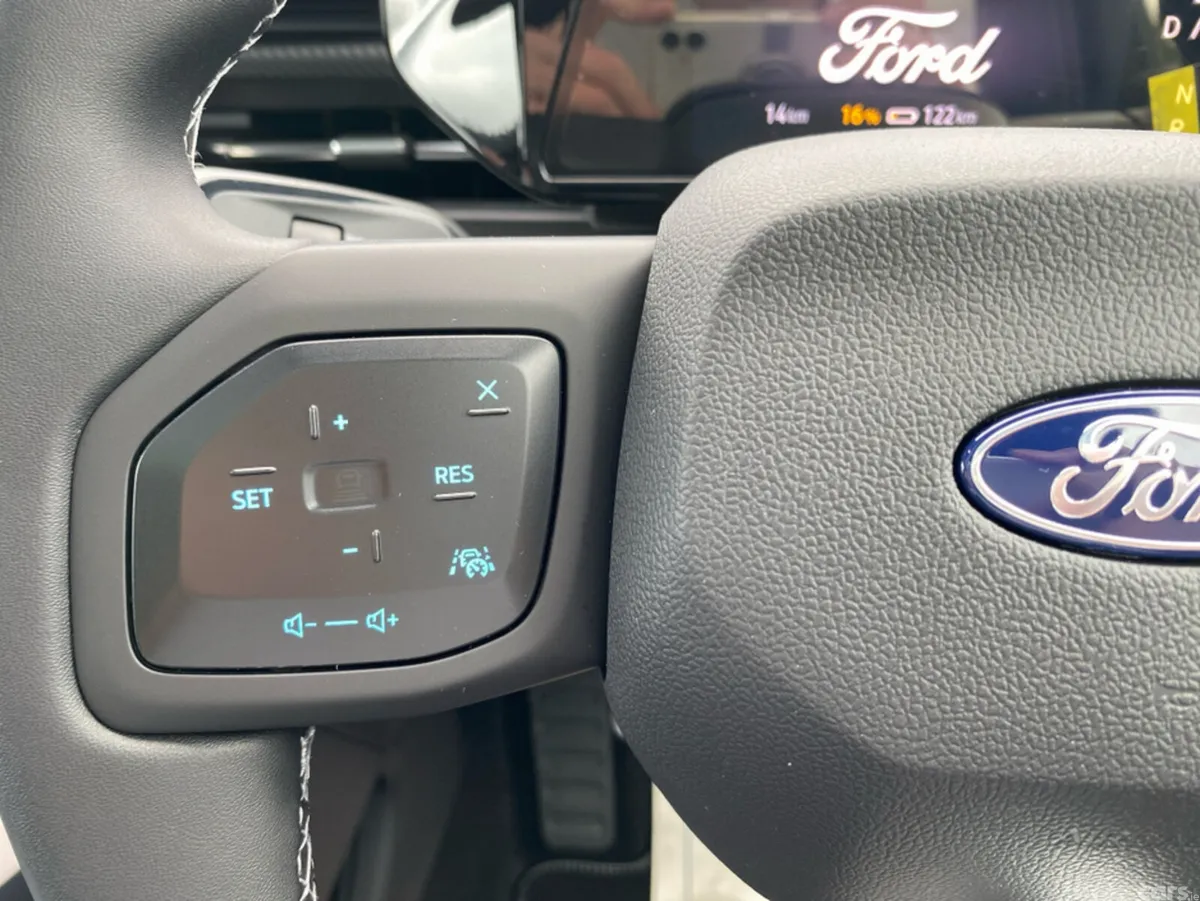 Ford Capri MPV, Electric, 2026, Grey