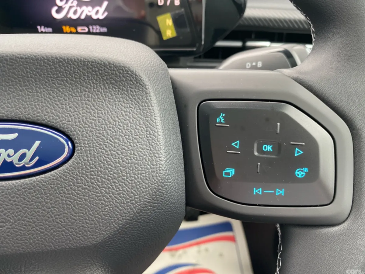 Ford Capri MPV, Electric, 2026, Grey