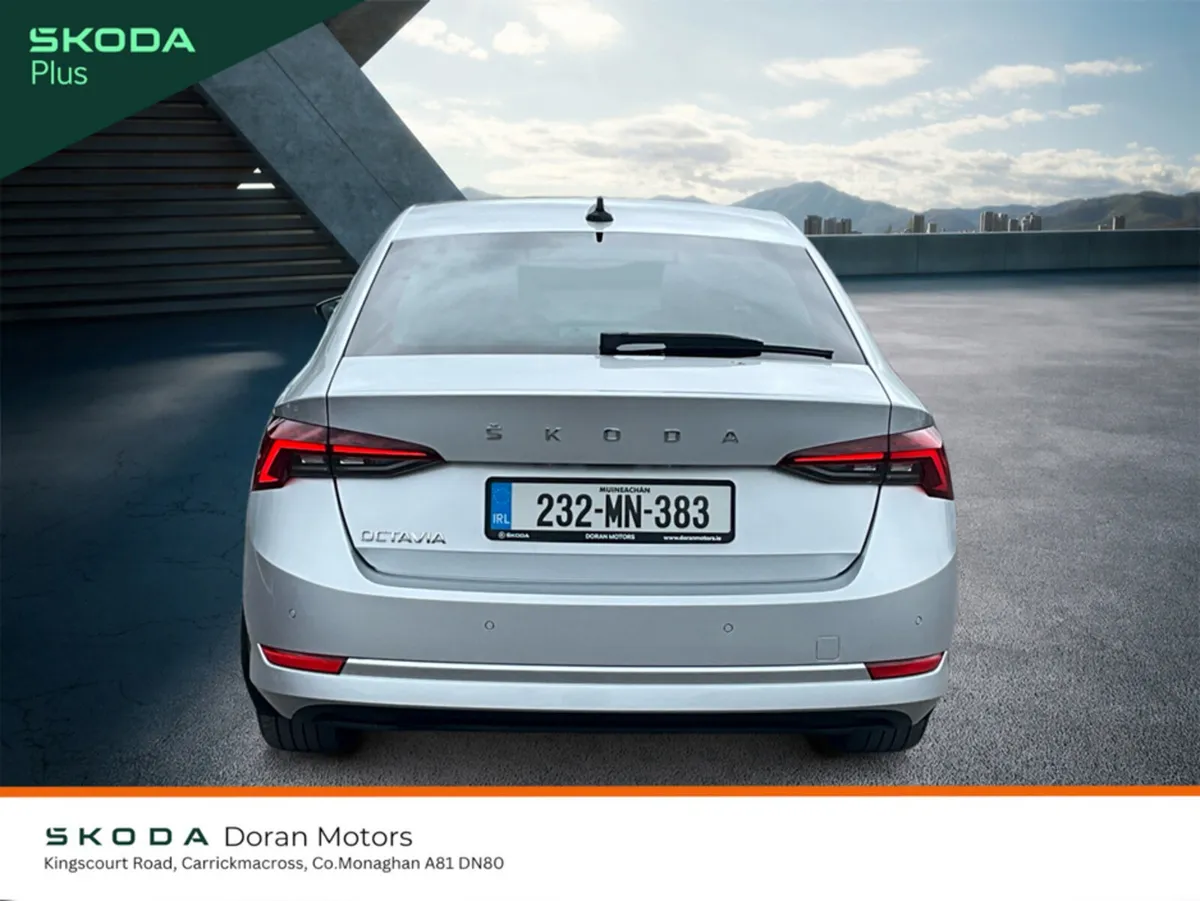 Skoda Octavia Hatchback, Diesel, 2023, Grey