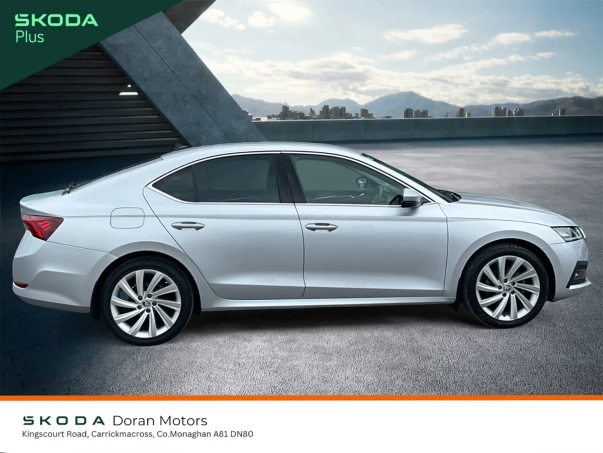 Skoda Octavia Hatchback, Diesel, 2023, Grey