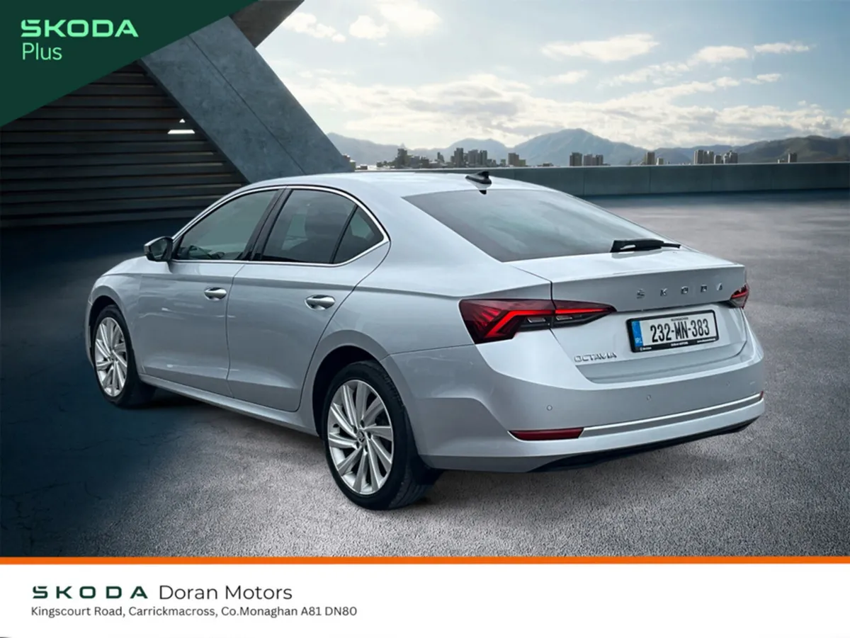 Skoda Octavia Hatchback, Diesel, 2023, Grey