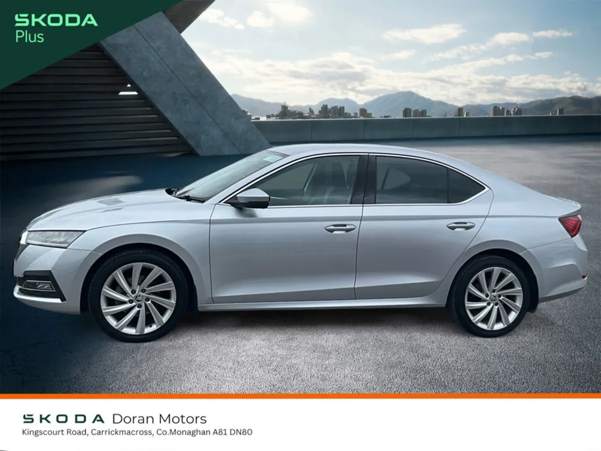 Skoda Octavia Hatchback, Diesel, 2023, Grey